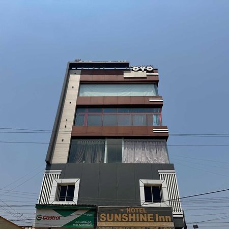 Spot On Sunshine Inn Hyderabad Eksteriør billede