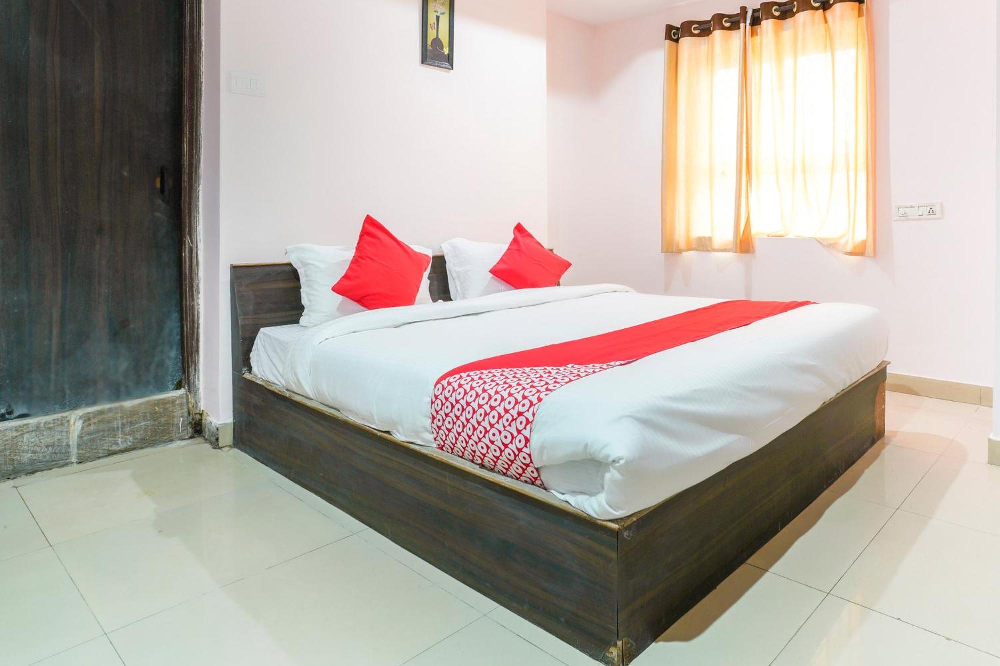 Spot On Sunshine Inn Hyderabad Eksteriør billede