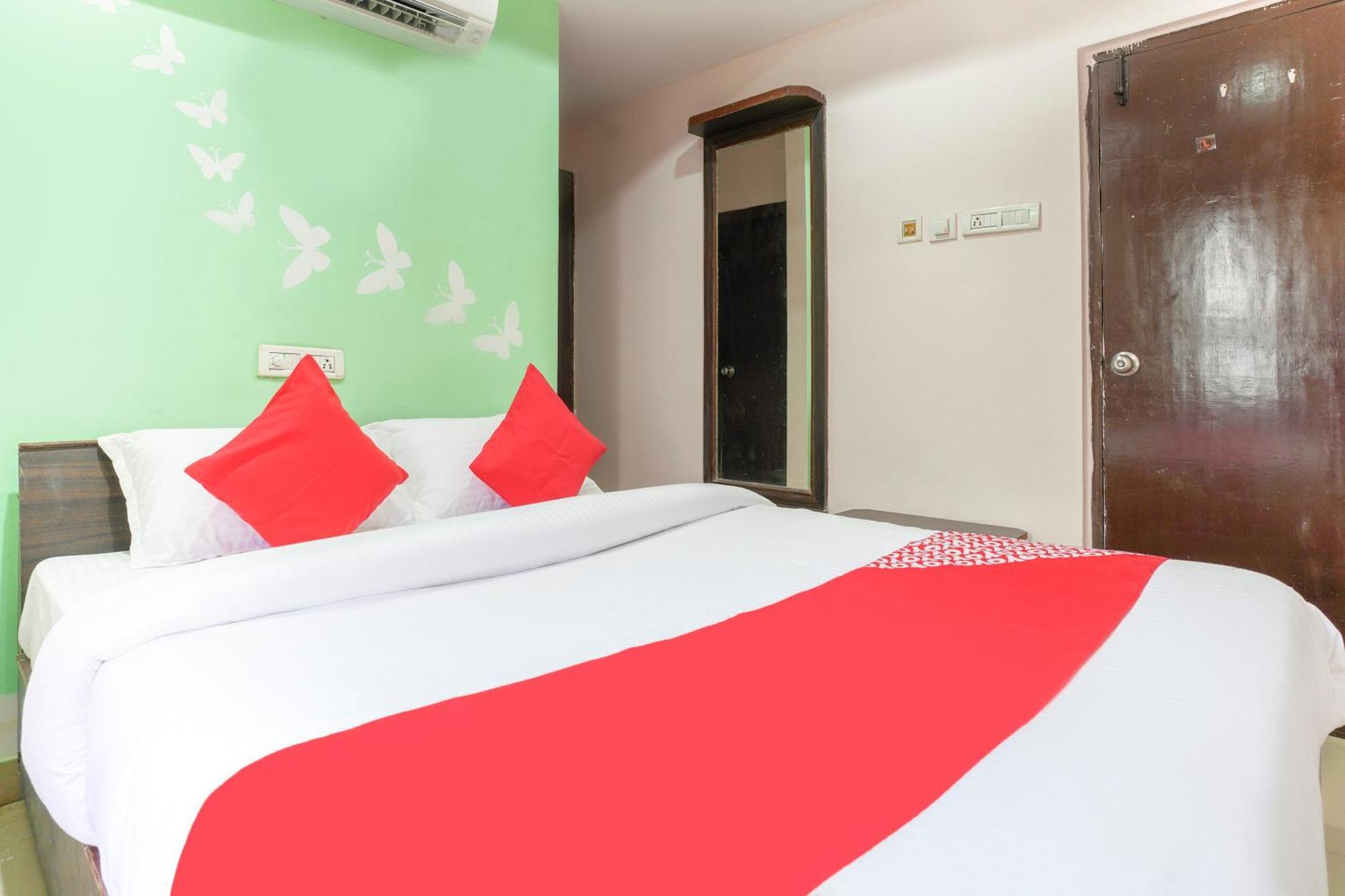 Spot On Sunshine Inn Hyderabad Eksteriør billede