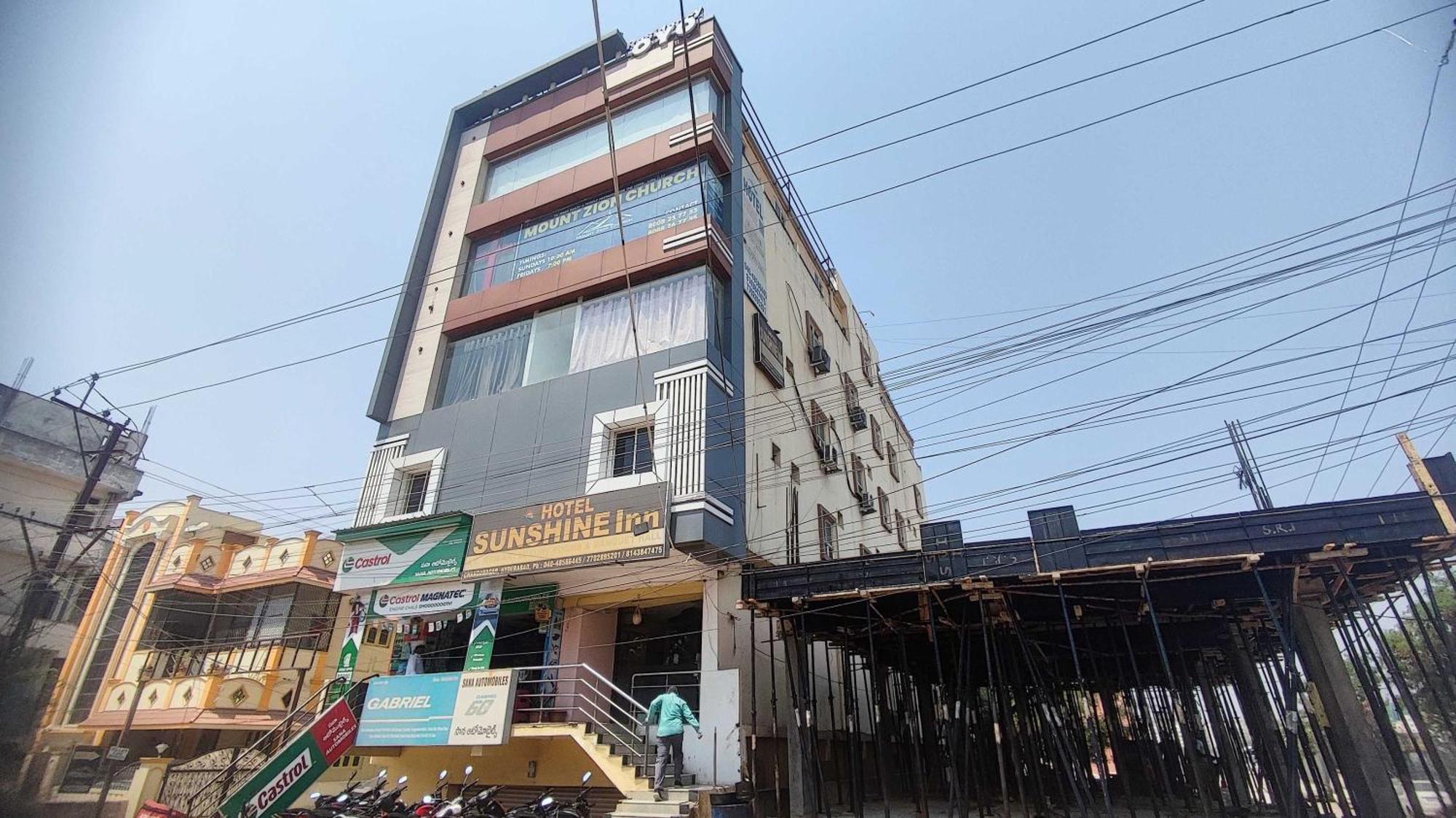 Spot On Sunshine Inn Hyderabad Eksteriør billede