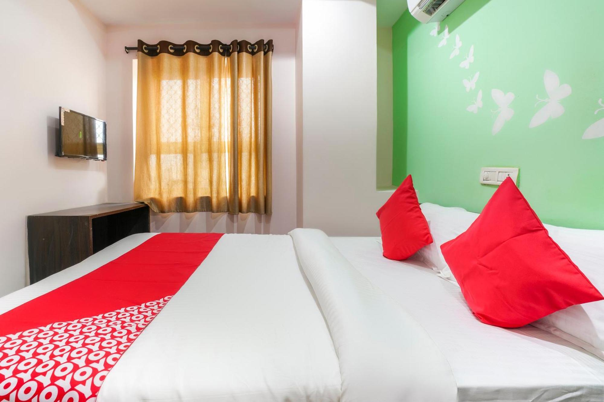 Spot On Sunshine Inn Hyderabad Eksteriør billede