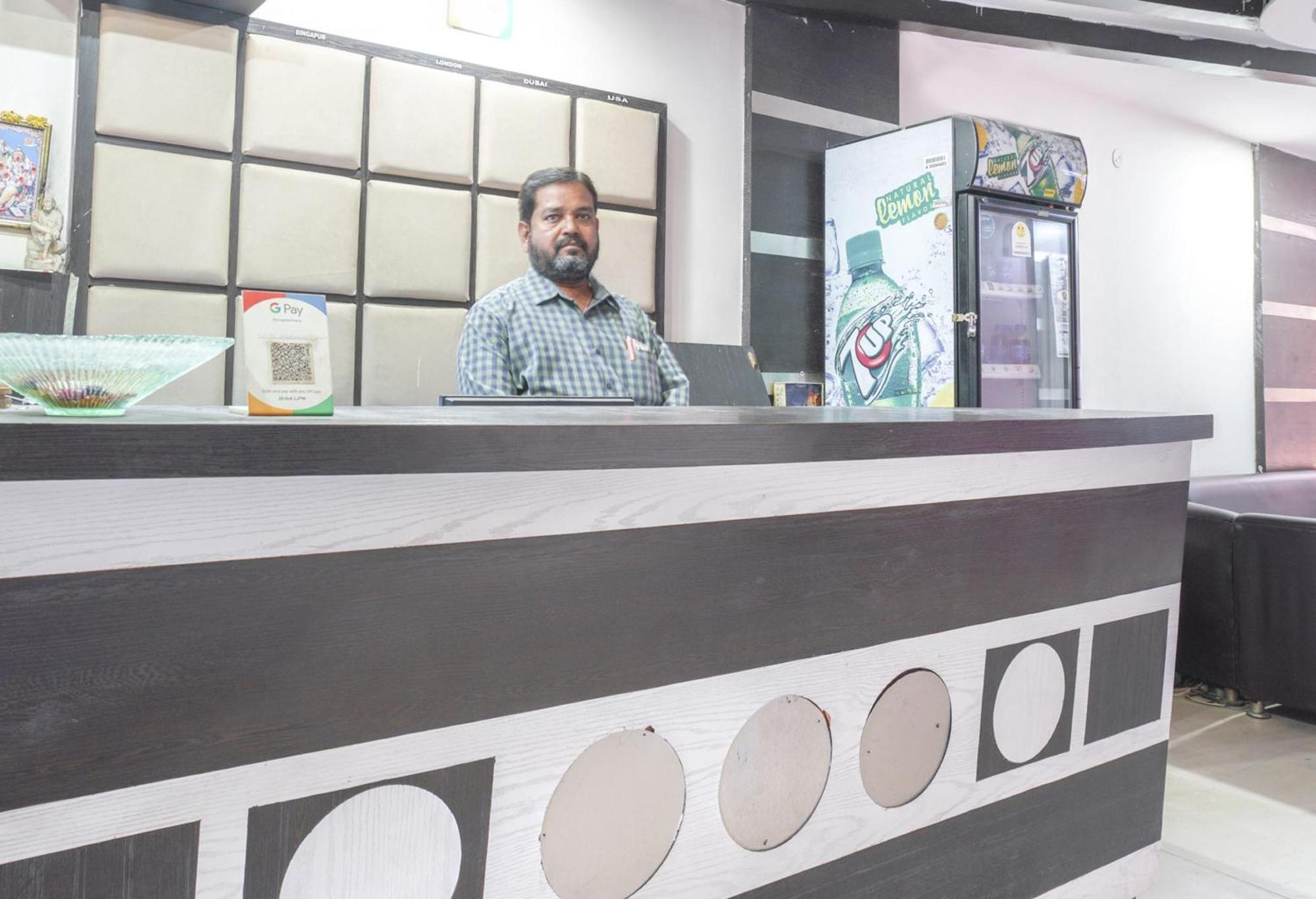 Spot On Sunshine Inn Hyderabad Eksteriør billede