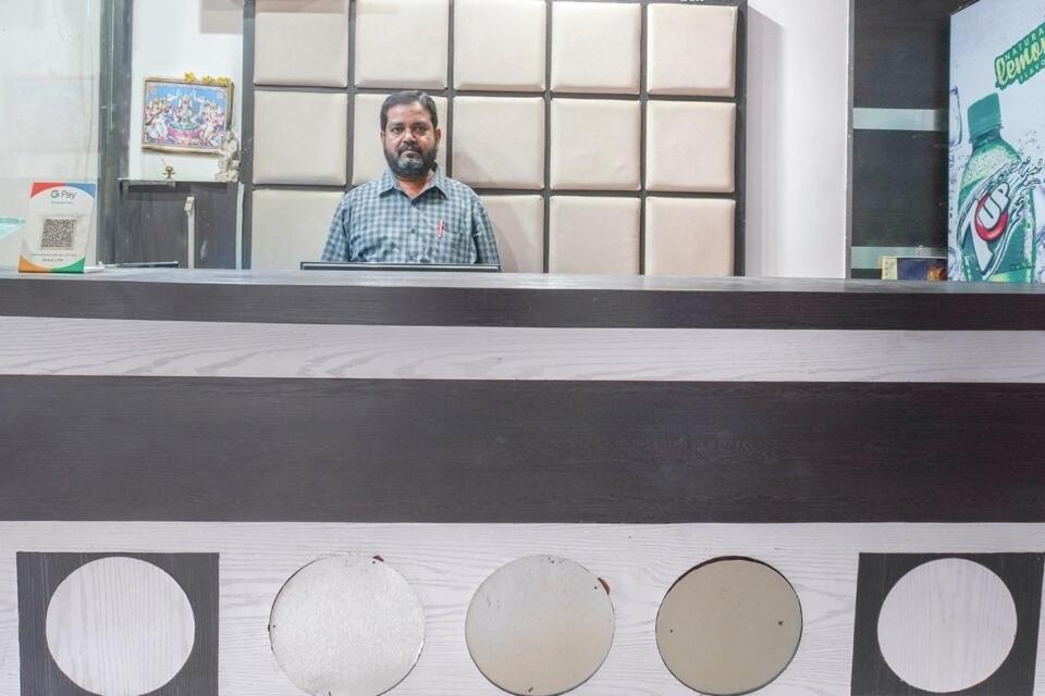Spot On Sunshine Inn Hyderabad Eksteriør billede